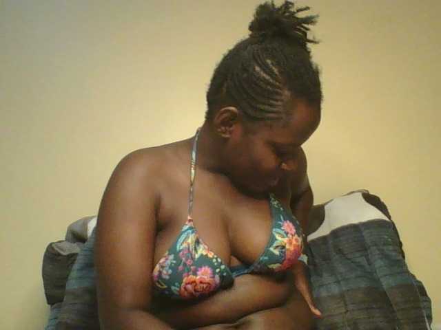 Loviett52 live cam on BongaCams