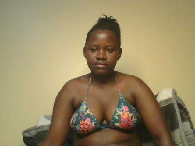 Loviett52 live cam on BongaCams