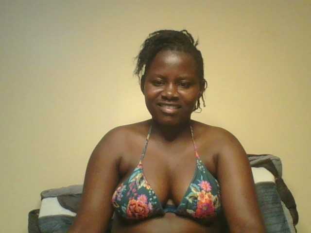 Loviett52, live now on BongaCams