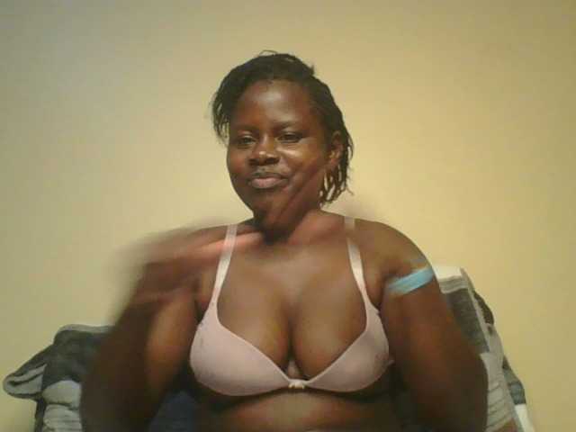 Loviett52, en directo ahora en BongaCams
