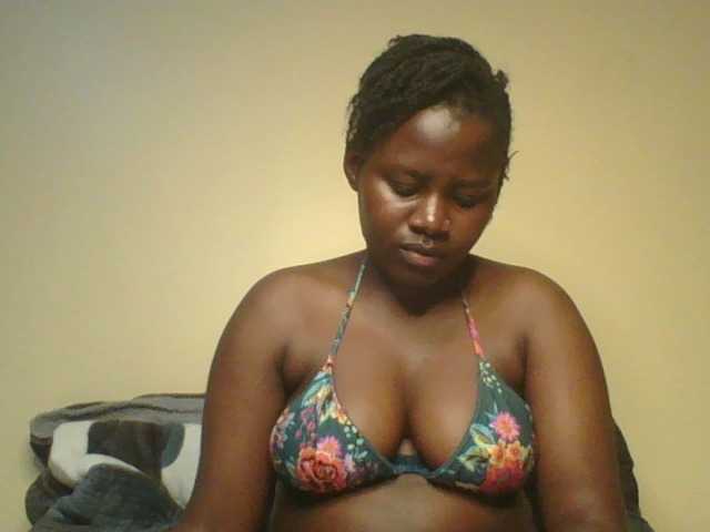 Loviett52, en vivo ahora en BongaCams