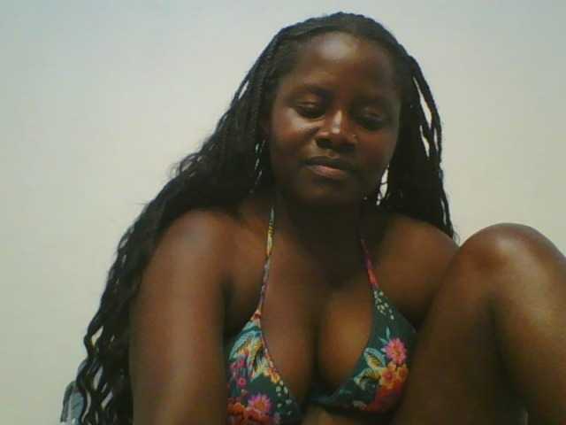 Loviett52 live cam on BongaCams