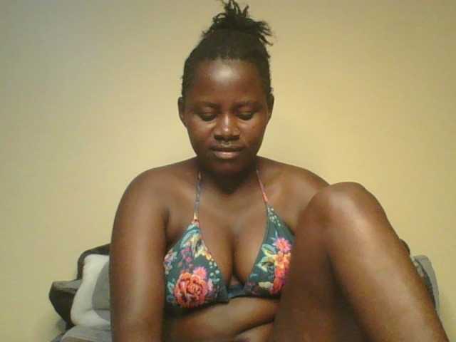 Loviett52 live cam on BongaCams