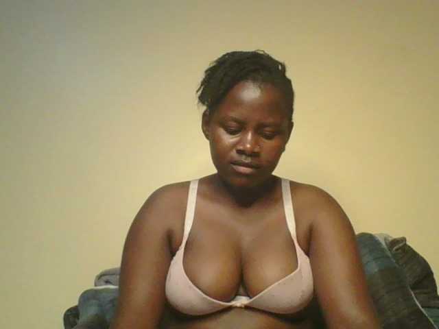 Loviett52 live cam on BongaCams