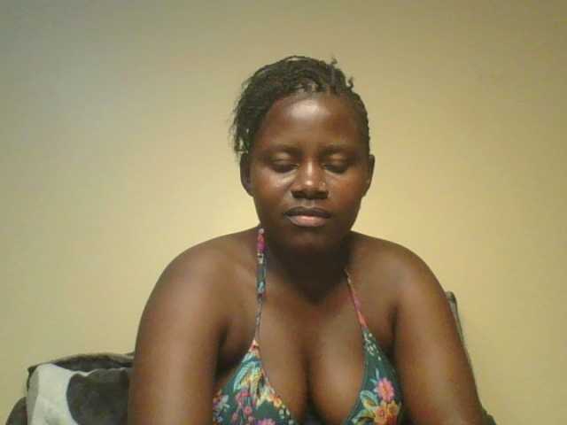 Loviett52 live cam on BongaCams