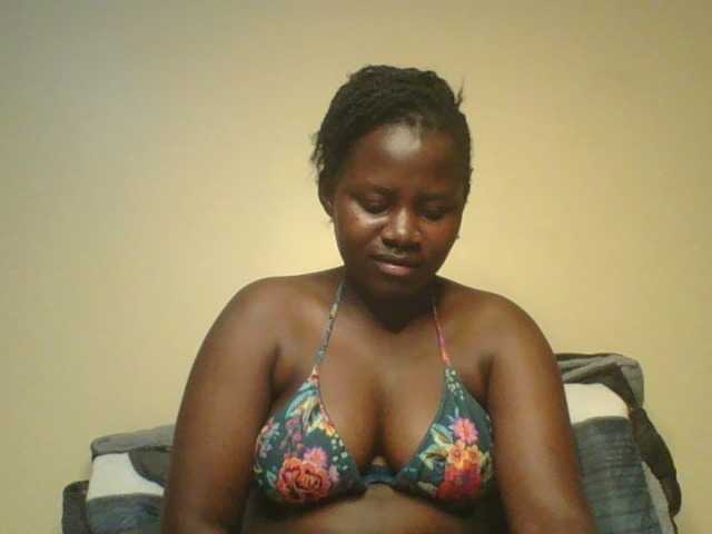 Loviett52, en directo ahora en BongaCams
