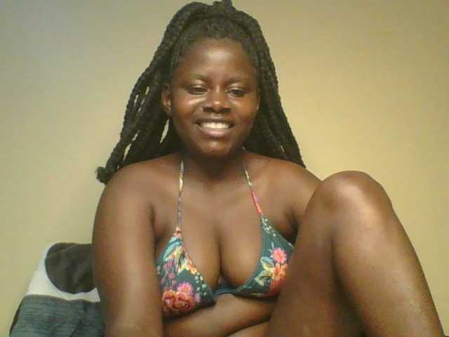 Loviett52 live cam on BongaCams