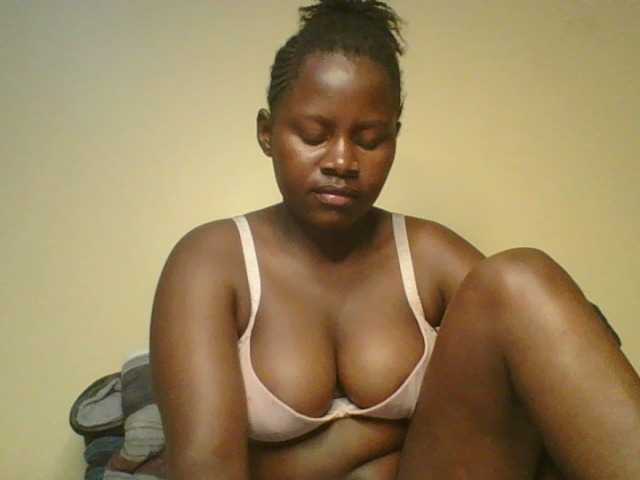 Loviett52 live cam on BongaCams