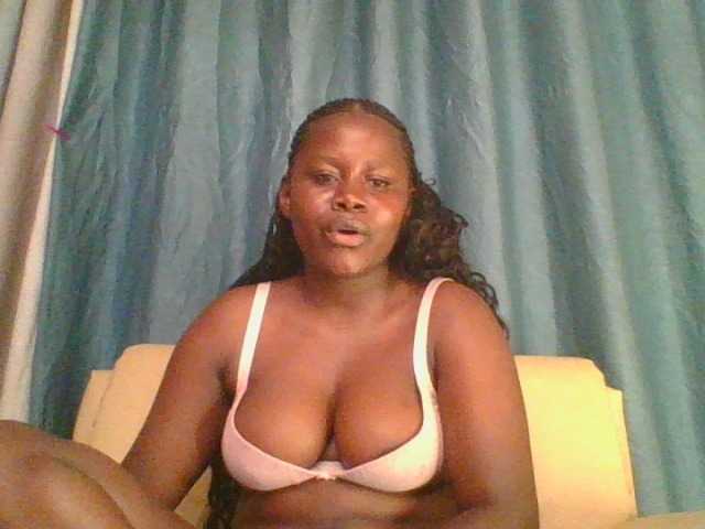 Loviett52 live cam on BongaCams