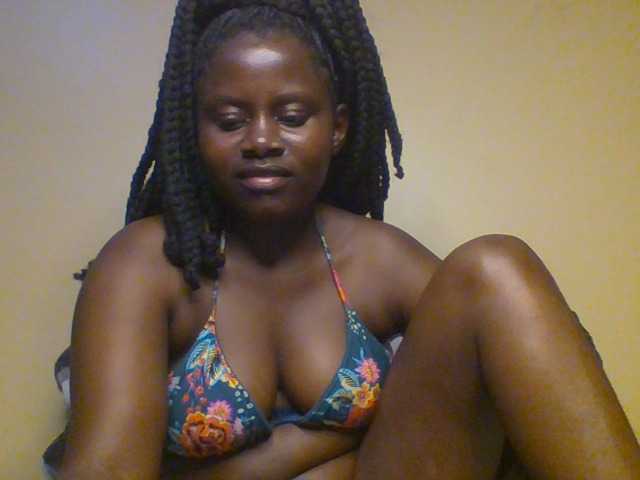 Loviett52 live cam on BongaCams