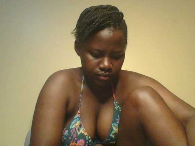 Loviett52 live cam on BongaCams