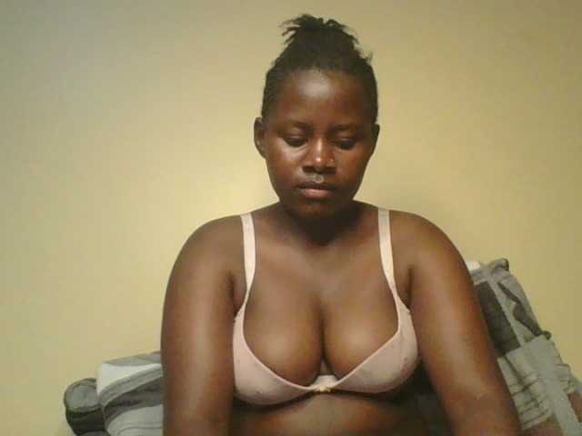 Loviett52 live cam on BongaCams