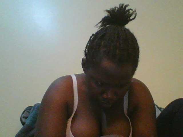 Loviett52 live cam on BongaCams