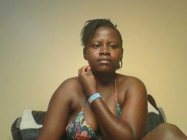 Loviett52, live now on BongaCams