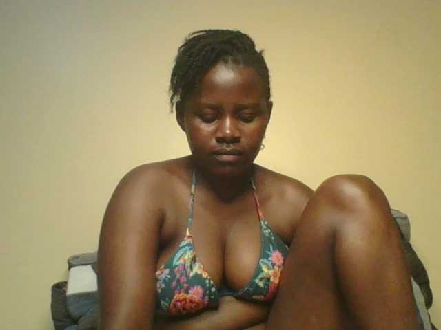Loviett52, en directo ahora en BongaCams
