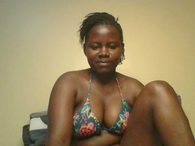 Loviett52, en directo ahora en BongaCams