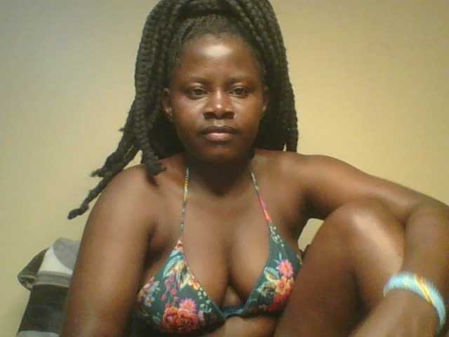 Loviett52 live cam on BongaCams