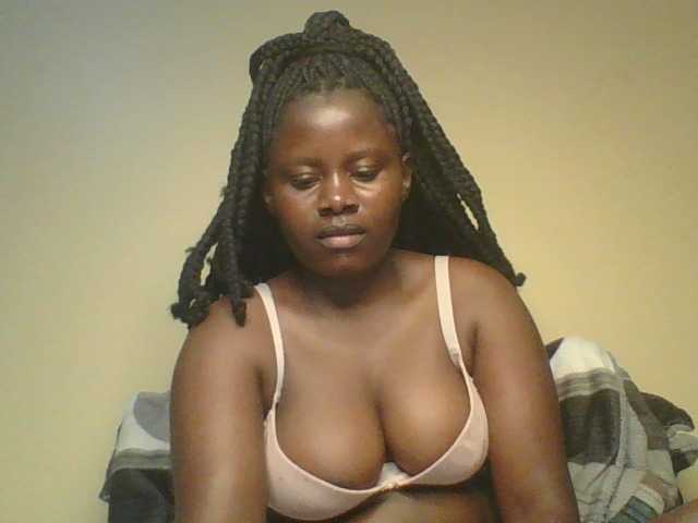 Loviett52 live cam on BongaCams