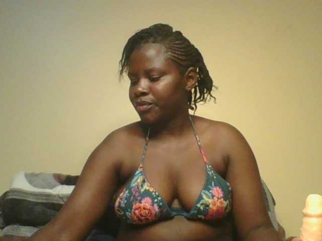 Loviett52 live cam on BongaCams