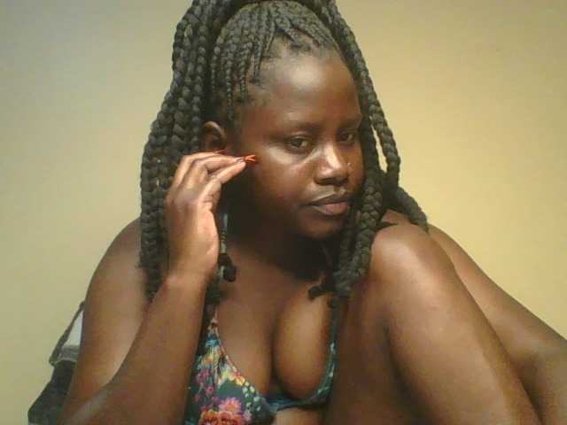 Loviett52 live cam on BongaCams