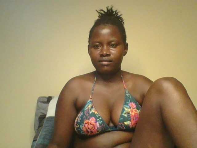 Loviett52 live cam on BongaCams