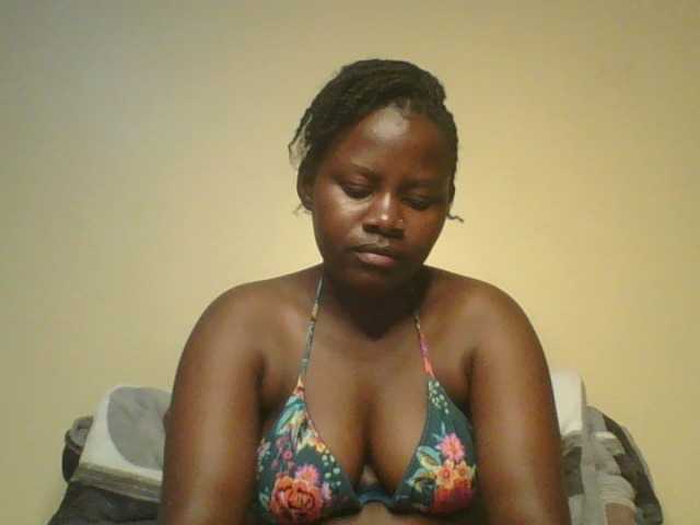Loviett52 live cam on BongaCams