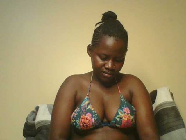 Loviett52, en vivo ahora en BongaCams