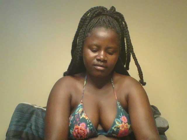 Loviett52 live cam on BongaCams