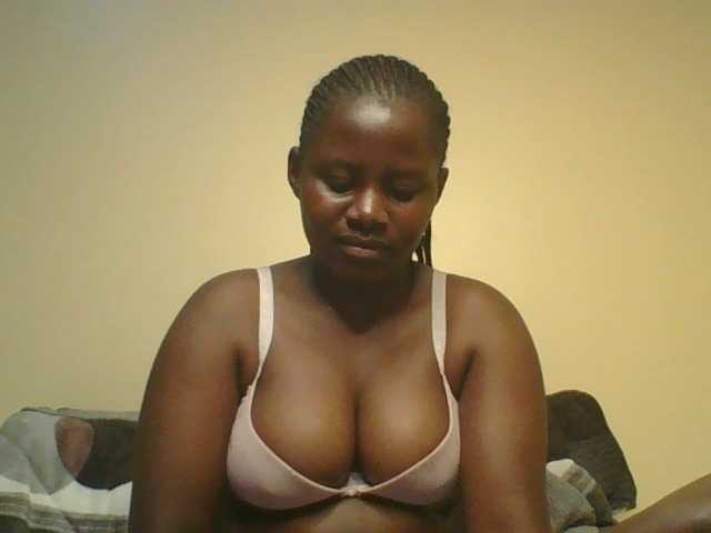 Loviett52 live cam on BongaCams