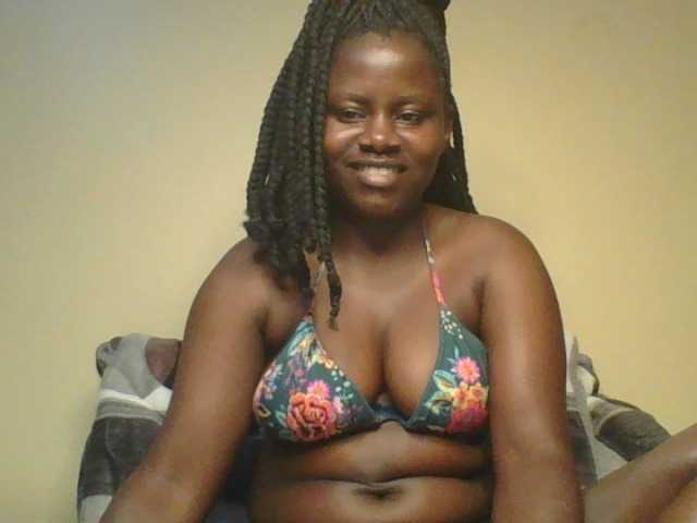 Loviett52 live cam on BongaCams