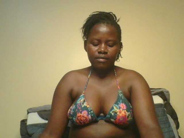 Loviett52, en directo ahora en BongaCams