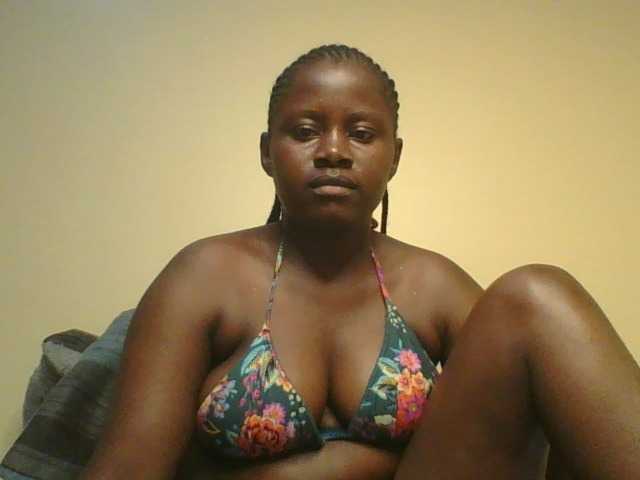 Loviett52 live cam on BongaCams