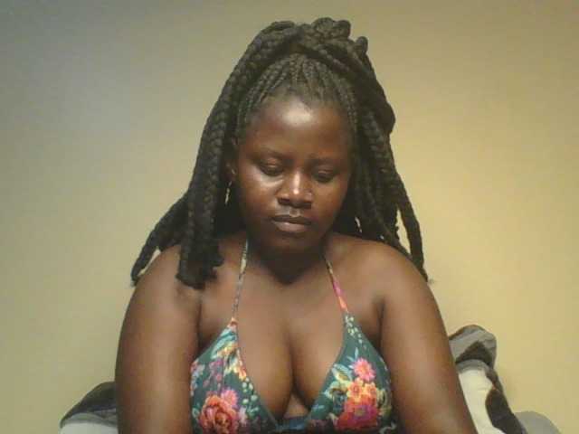Loviett52 live cam on BongaCams