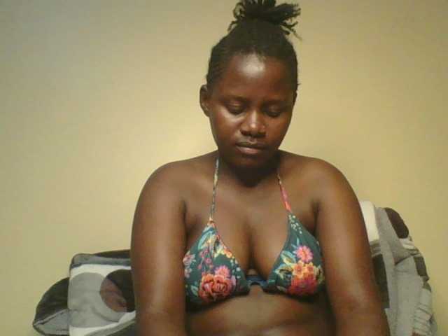 Loviett52 live cam on BongaCams
