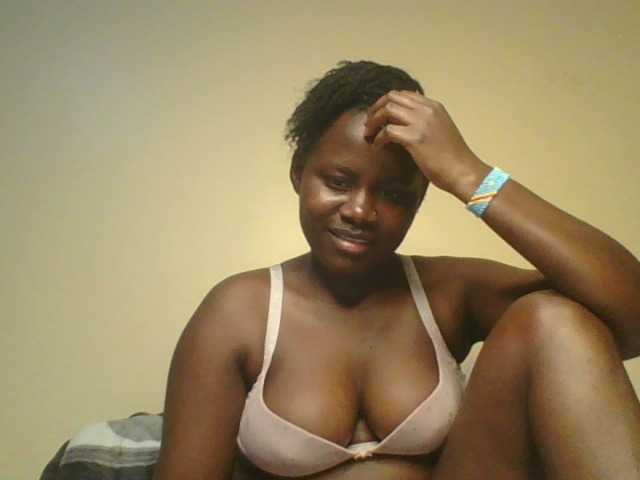 Loviett52 webcam bongacams model stream image