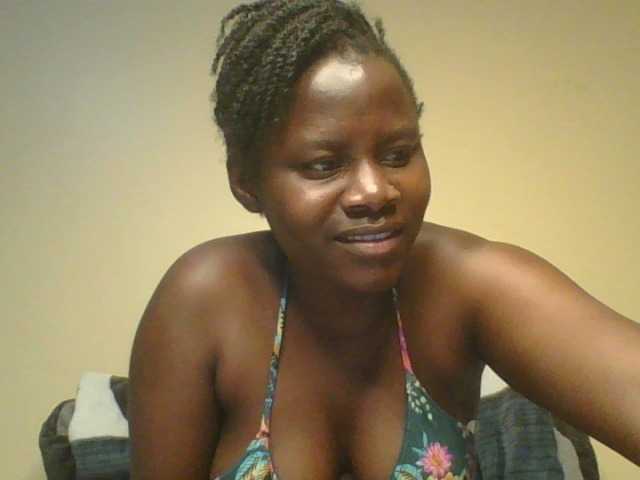 Loviett52, en directo ahora en BongaCams