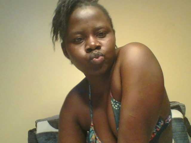 Loviett52 live cam on BongaCams