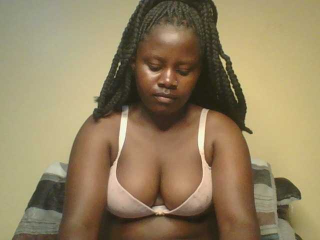 Loviett52 live cam on BongaCams