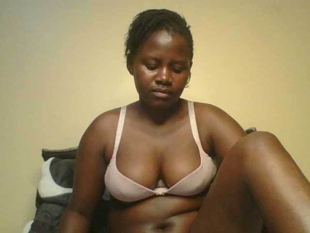 Loviett52, live now on BongaCams