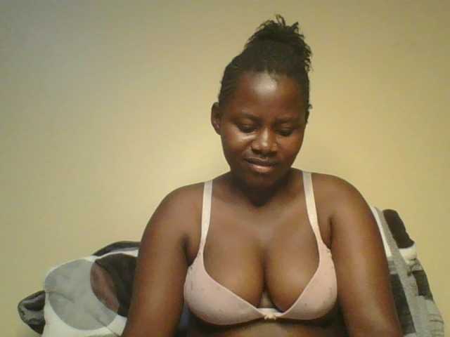 Loviett52 live cam on BongaCams