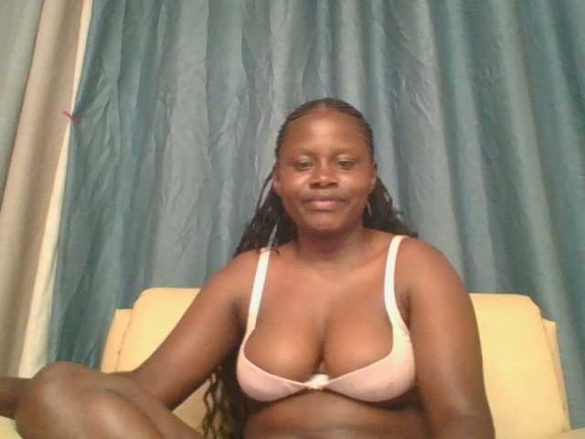 Loviett52 live cam on BongaCams