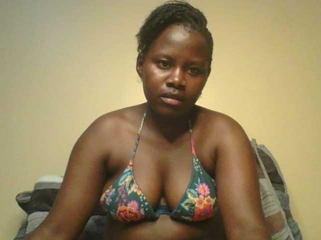 Loviett52 live cam on BongaCams