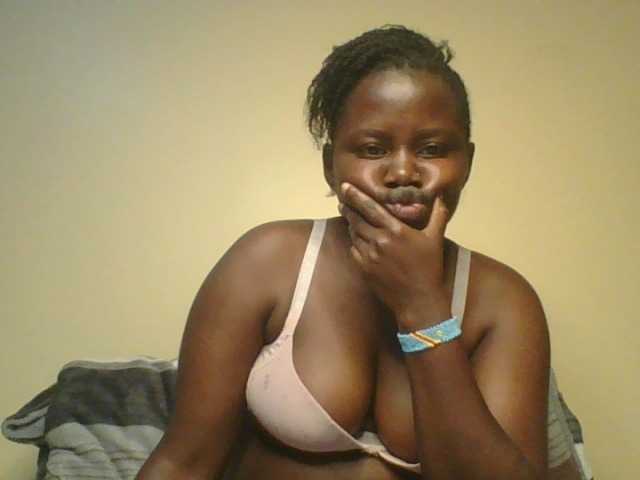 Loviett52, live now on BongaCams