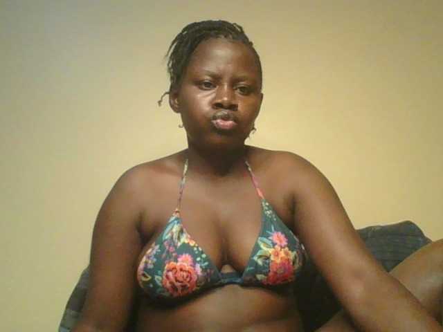 Loviett52 live cam on BongaCams