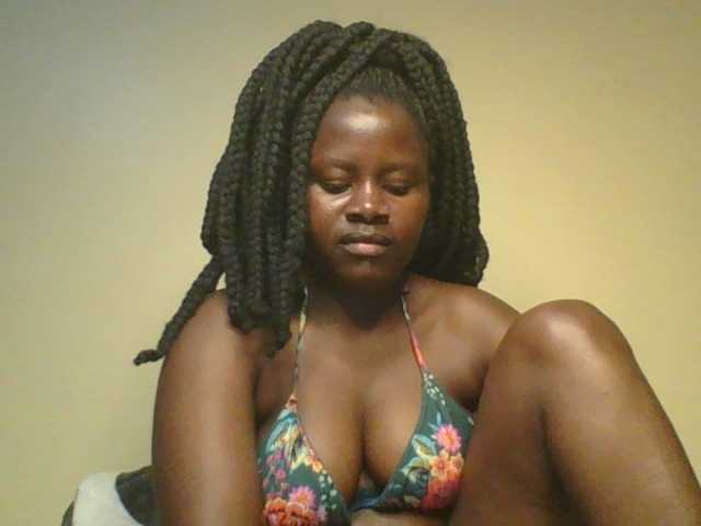 Loviett52 live cam on BongaCams
