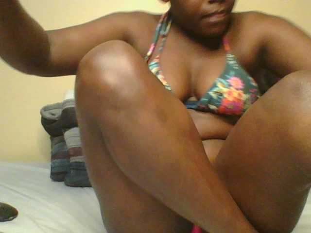Loviett52 live cam on BongaCams
