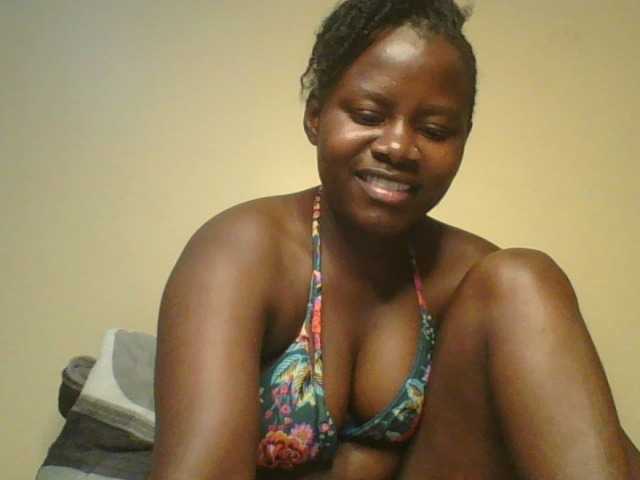 Loviett52 live cam on BongaCams