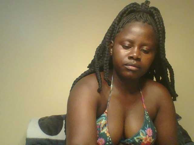 Loviett52 live cam on BongaCams