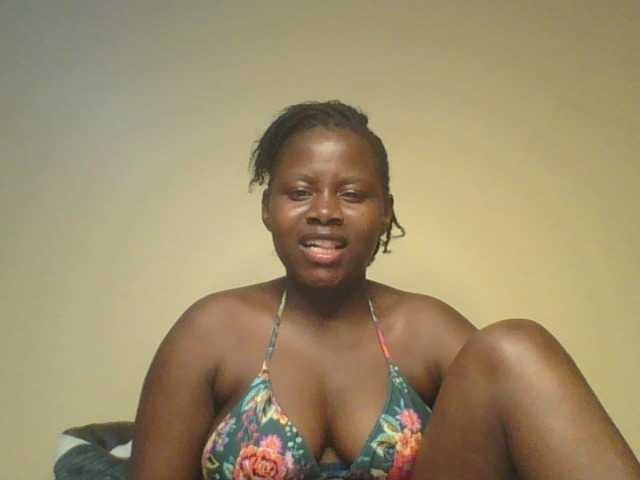 Loviett52 live cam on BongaCams