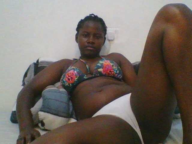 Loviett52 live cam on BongaCams